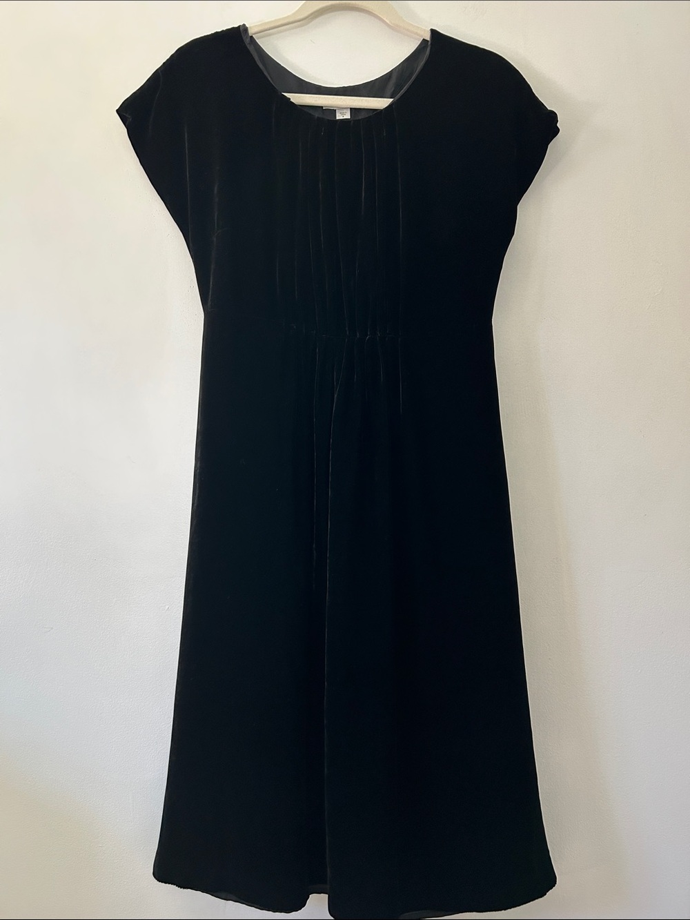 Garnet Hill Black Velvet Midi Dress Size 8 Front Pintuck Detail Tie and Waist